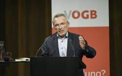 Als Experte ist der Vorarlberger Historiker Meinrad Pichler zu Gast. (Quelle: Daniel Furxer)